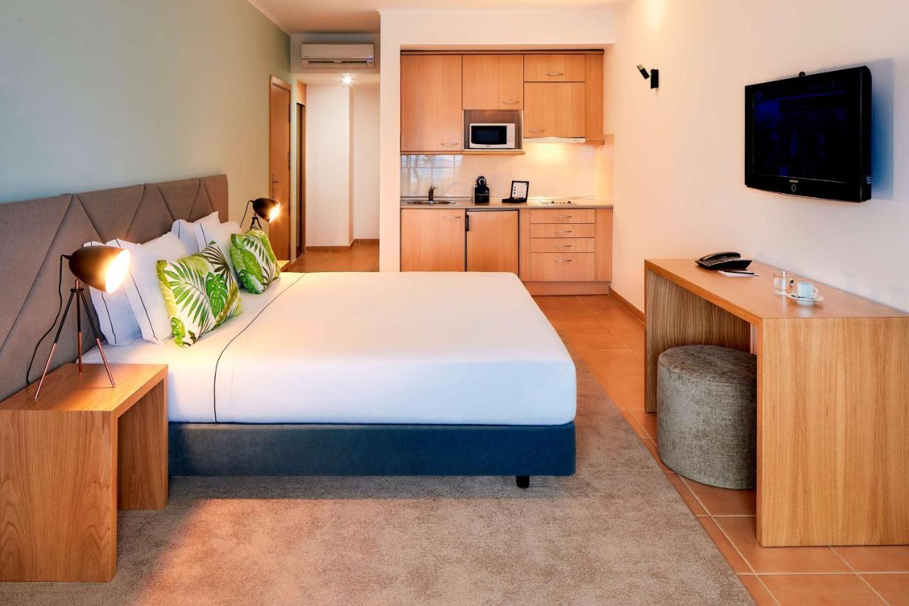 Nh Marina Portimao Resort Extérieur photo