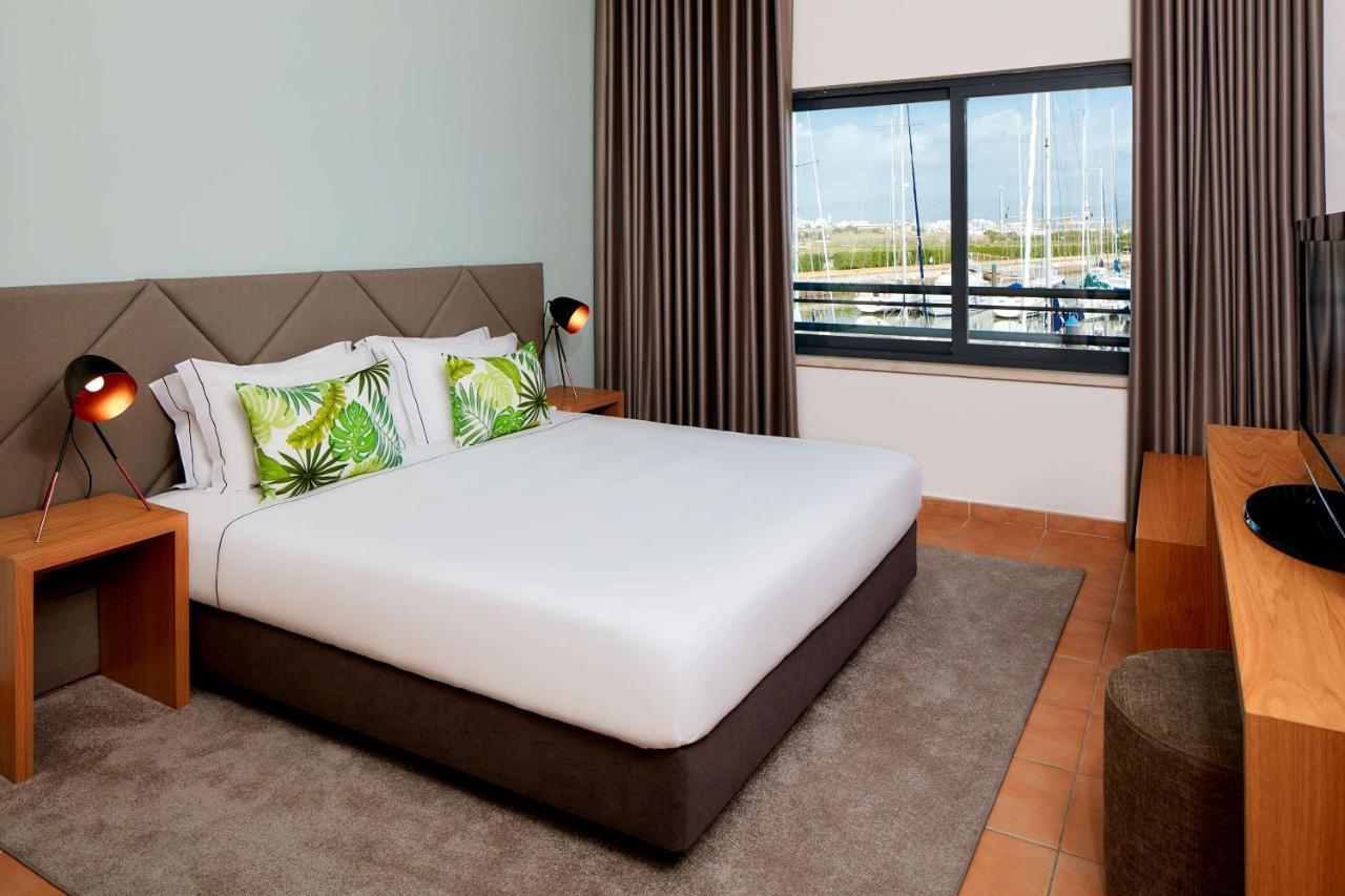 Nh Marina Portimao Resort Extérieur photo