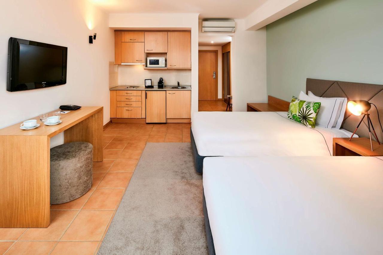 Nh Marina Portimao Resort Extérieur photo