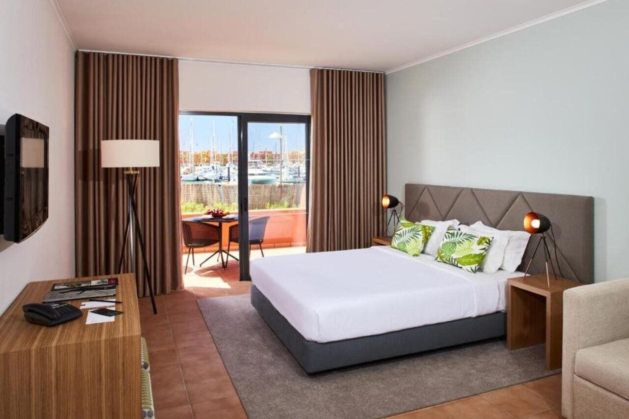 Nh Marina Portimao Resort Extérieur photo